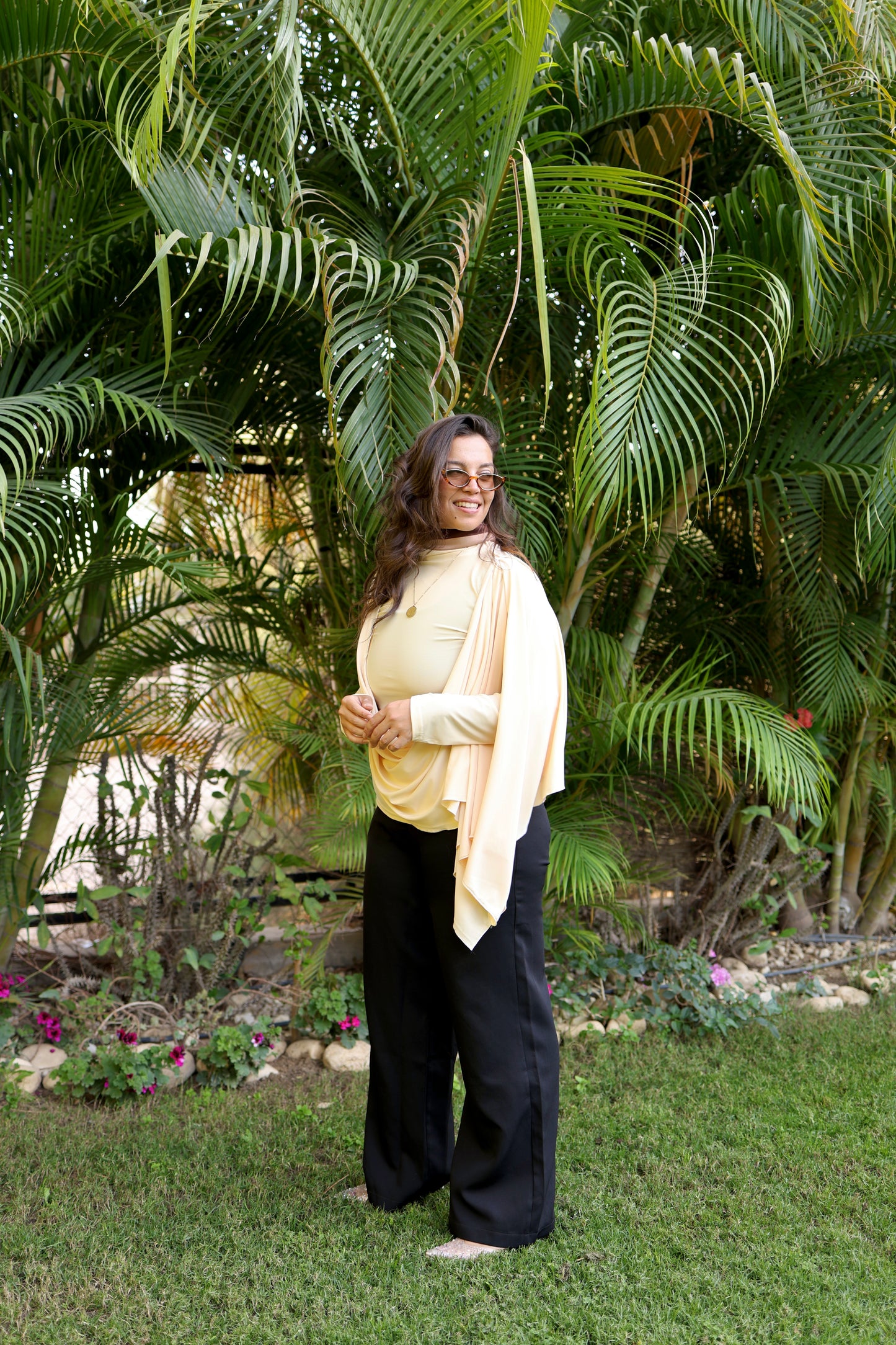 Flowy drapes top(Beige)
