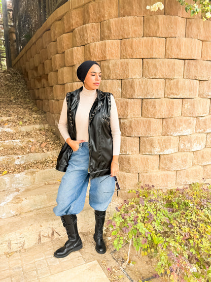 Leather vest (without strings on the shoulders)
