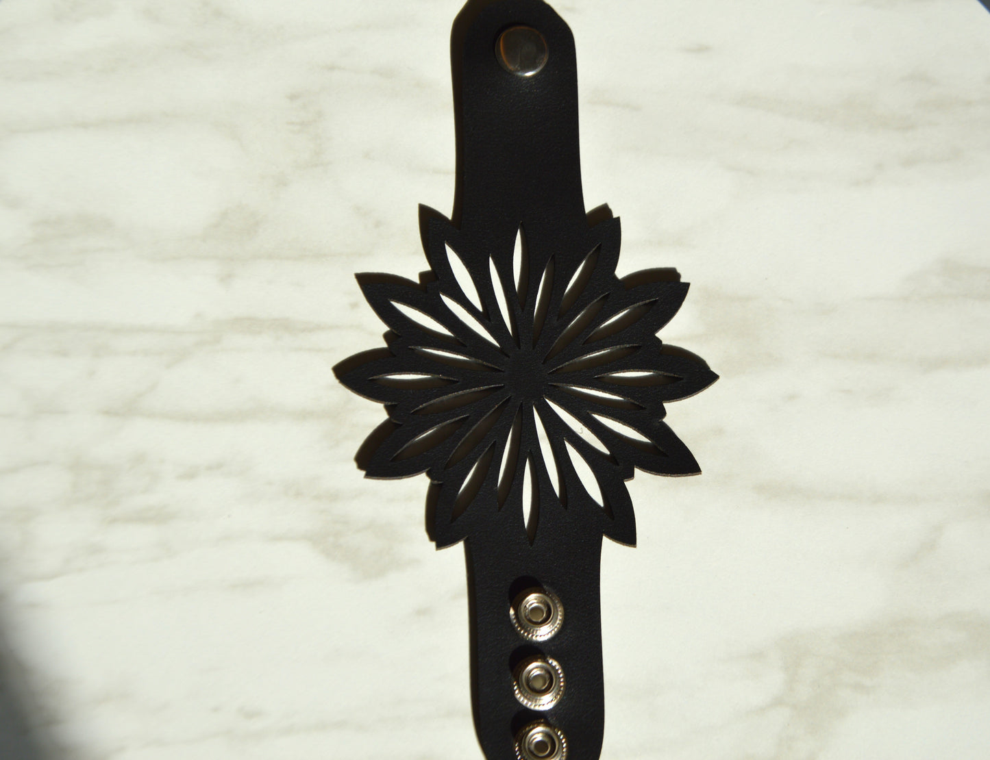 Leather bracelet-Flower